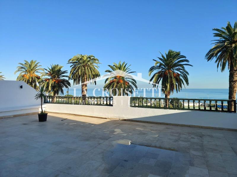 Appartement S+3 vue sur mer avec terrasse à La Marsa